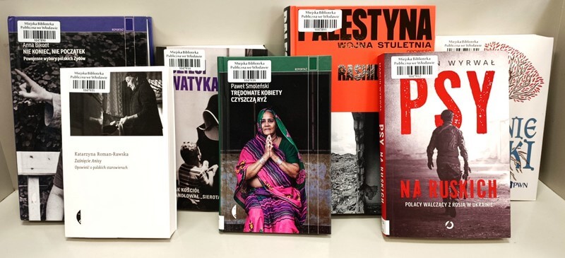 7 książek stojących - literatura faktu.